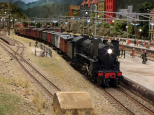 Godstog i spor 5 på Solberg