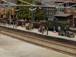 Di2 med sidetippvogner gjennom i spor 2 på Solberg